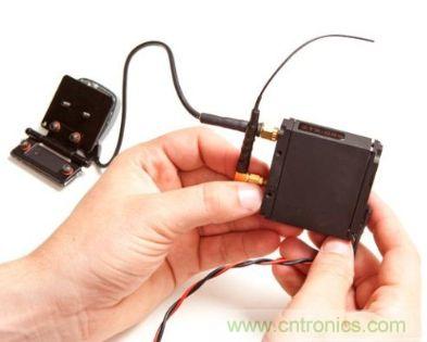 圖3:被電線連起來的兩個分立的發射/接收模塊