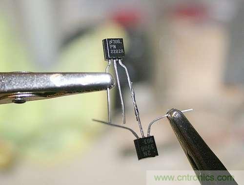 電磁鐘擺DIY:繼續焊接