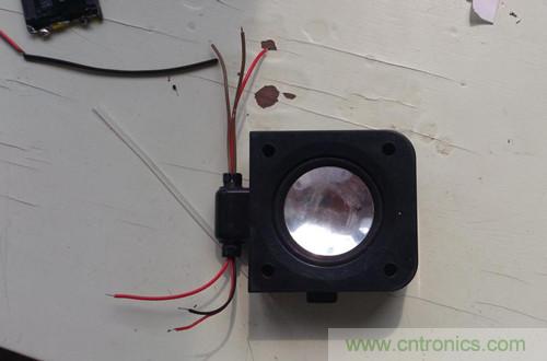 DIY:普通音響變身可充電藍牙音響