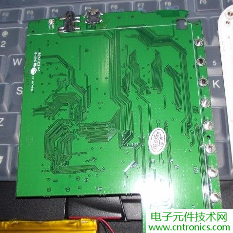 探秘電子紙!一款電紙書的電子墨水屏拆解