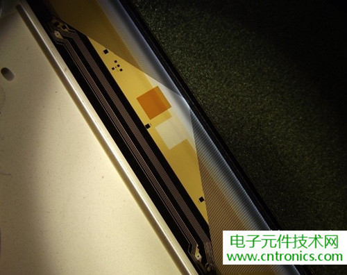 探秘電子紙!一款電紙書的電子墨水屏拆解