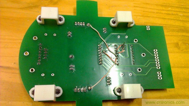 多圖殺貓!PCB版藍牙智能小車DIY