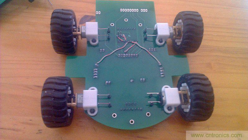 牛人力作!PCB版藍牙智能小車DIY