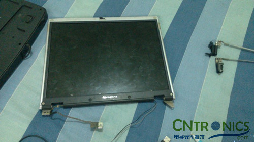 創意DIY:將筆記本大卸八塊做成臺式機!