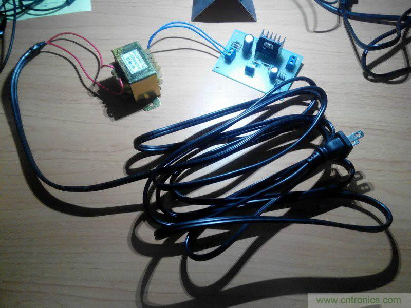 網友分享:DIY一個LM317 可調穩壓電源