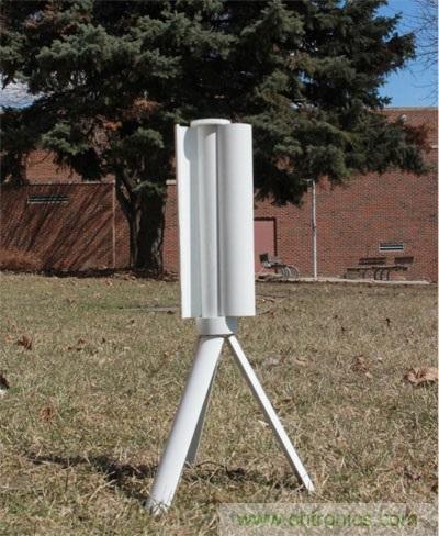 圖3：Skajaquoda的便攜式風(fēng)力發(fā)電機Trinity，能產(chǎn)生15V的電源并儲存于內(nèi)置15,000mAh鋰聚合物電池中。