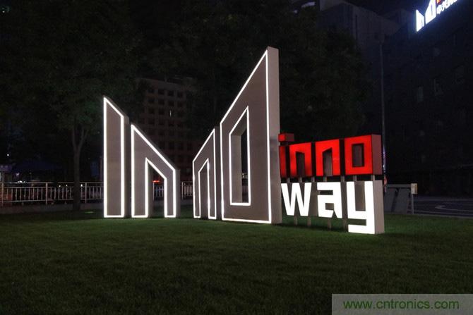 黑馬一加手機2評測:從手感到質感的蛻變