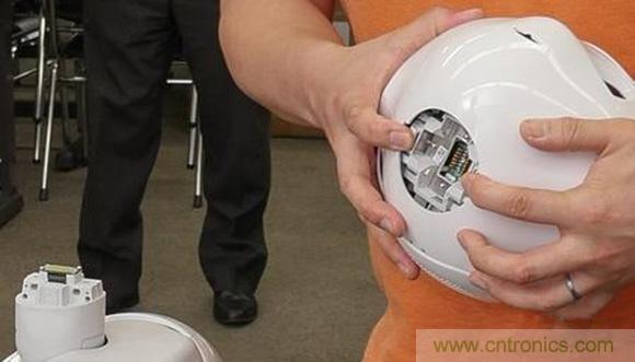 拆解筆記本不過癮,那就來拆拆日本情感機器人吧!