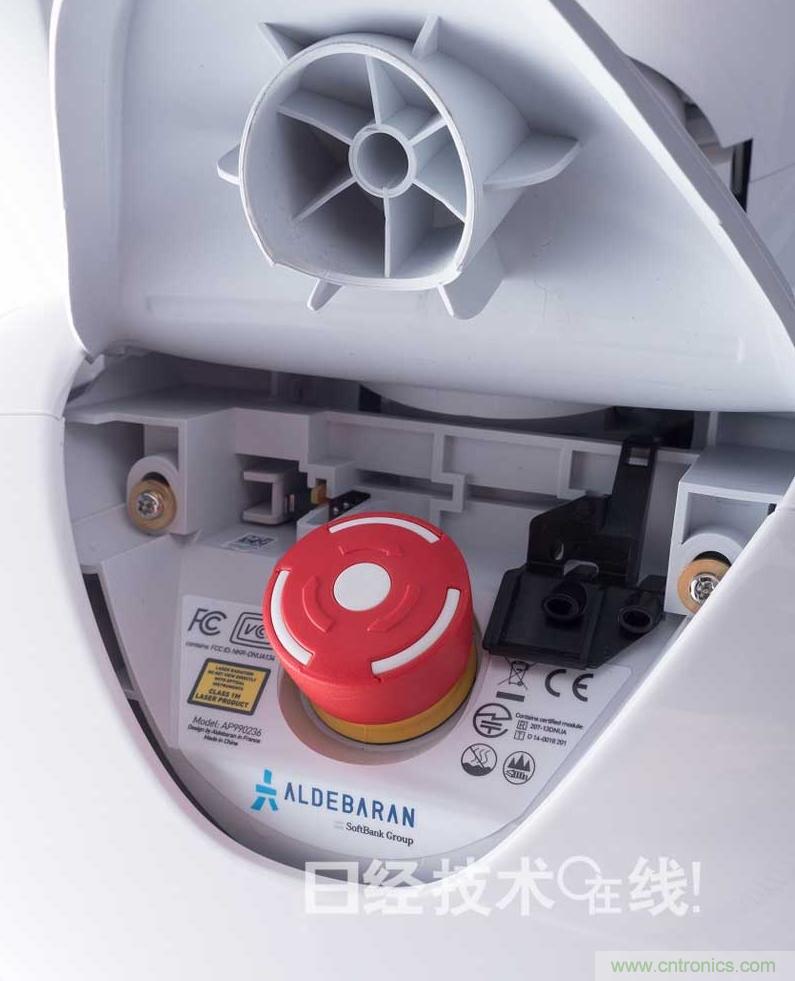 拆解筆記本不過癮,那就來拆拆日本情感機器人吧!