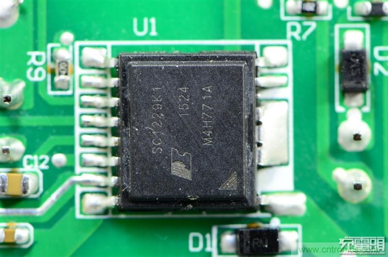 航嘉智能插線板拆解評測:看老牌機電如何”秒殺“后起之秀