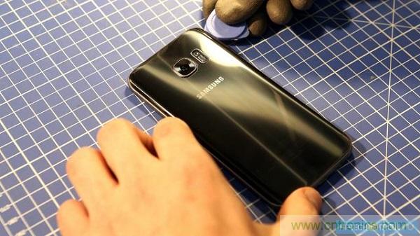 三星S7手機(jī)僅靠粘膠防水,也是沒(méi)“sei”了!