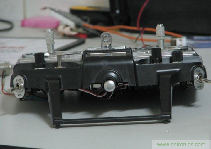 無人機 DIY 制作全過程，酷得不要不要的！