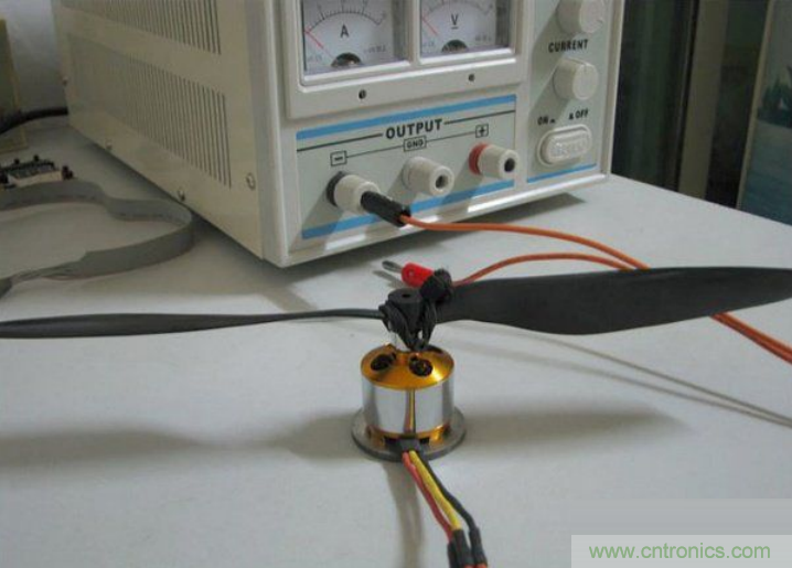 無人機 DIY 制作全過程，酷得不要不要的！