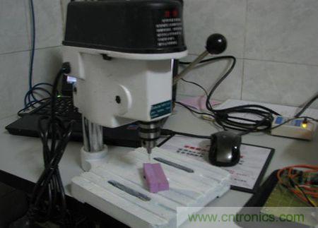 無人機 DIY 制作全過程，酷得不要不要的！