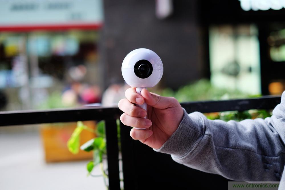 造型神似BB8，讓照片翻滾起來&mdash;&mdash;暴風魔眼