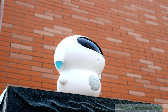 “爸爸再不陪我,我就長大了”——小騰機器人