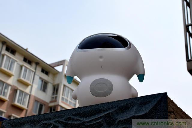 “爸爸再不陪我,我就長大了”——小騰機器人