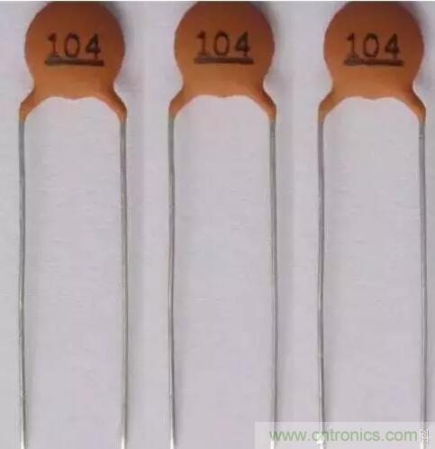 如何區分電解電容與無極性電容？