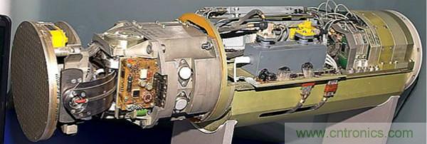 相控微帶天線陣設計及單元功率容量計算