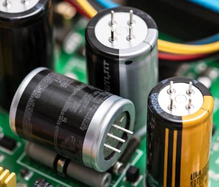 電容選型避坑手冊(cè)：參數(shù)、成本與場(chǎng)景化適配邏輯